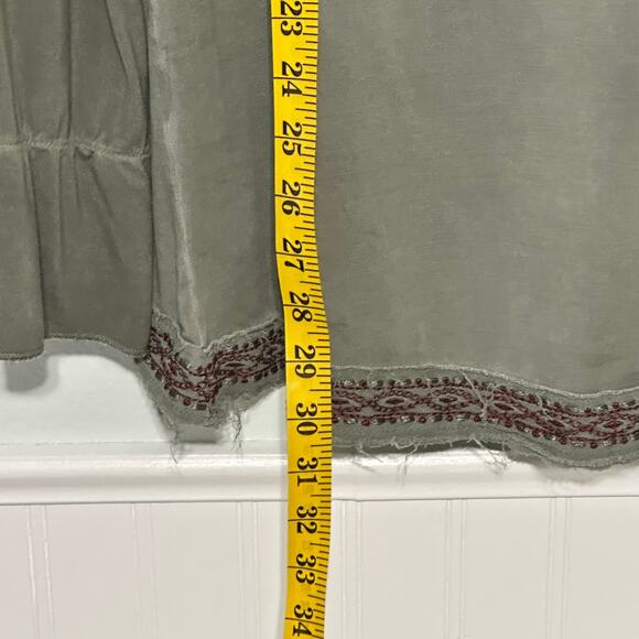 POL Gray/Green Embroidered Long Sleeve Oversized Tunic Top (M) - Picture 9 of 15